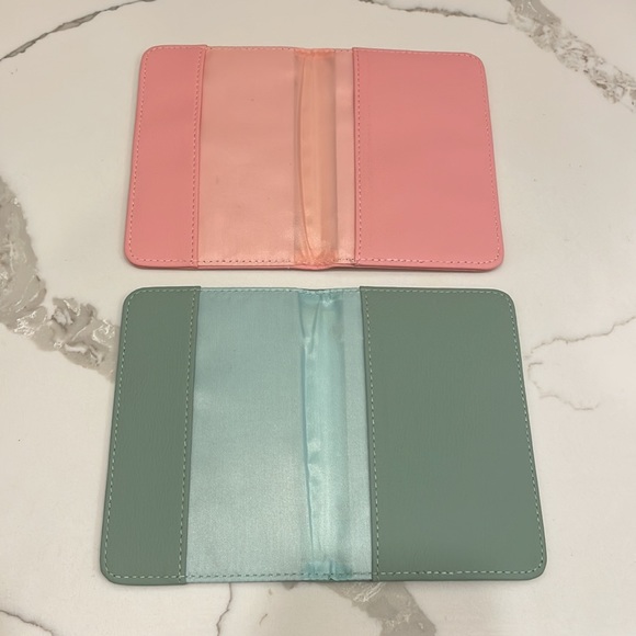 Bride and Groom passport holders - Picture 2 of 3